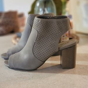 High heel booties